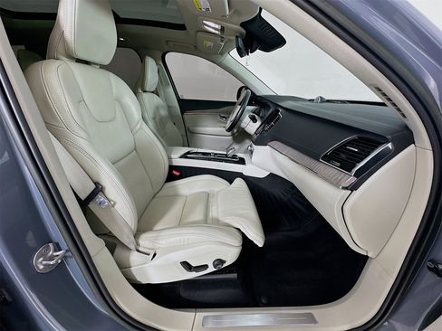 Used 2023 Volvo XC90 T8 Ultimate image 30