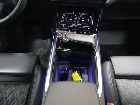 Used 2023 Audi e-tron S Premium Plus w/ Black Optic Package AWD/4WD image 20