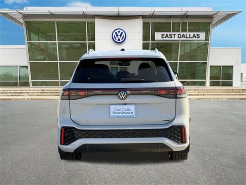 New 2026 Volkswagen Tiguan SEL R-Line image 4