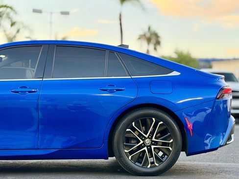 Used 2021 Toyota Mirai RWD image 6