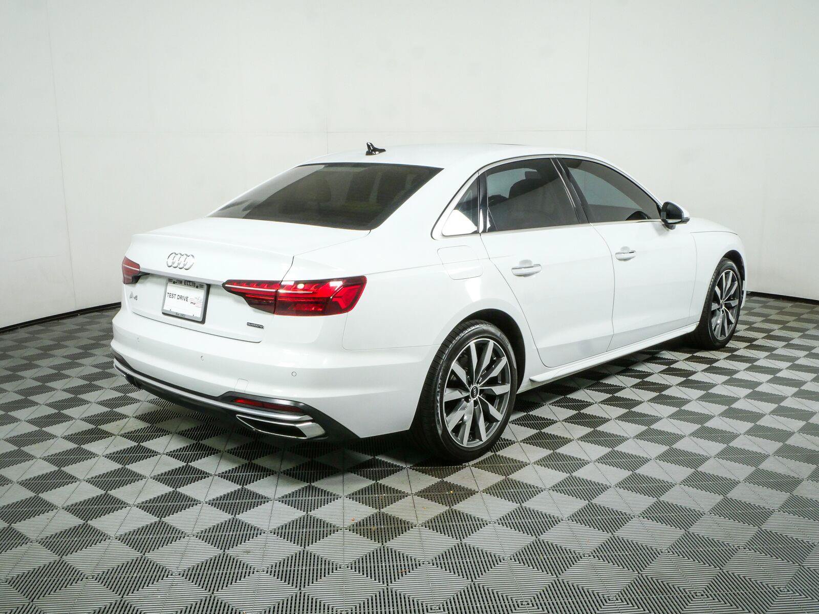 Used 2021 Audi A4 2.0T Premium Plus w/ Premium Plus Package AWD/4WD image 3
