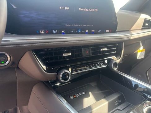 New 2026 Chevrolet Suburban LT image 20