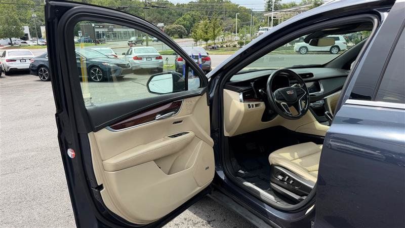 Used 2018 Cadillac XT5 Luxury w/ Driver Awareness Package AWD/4WD image 20