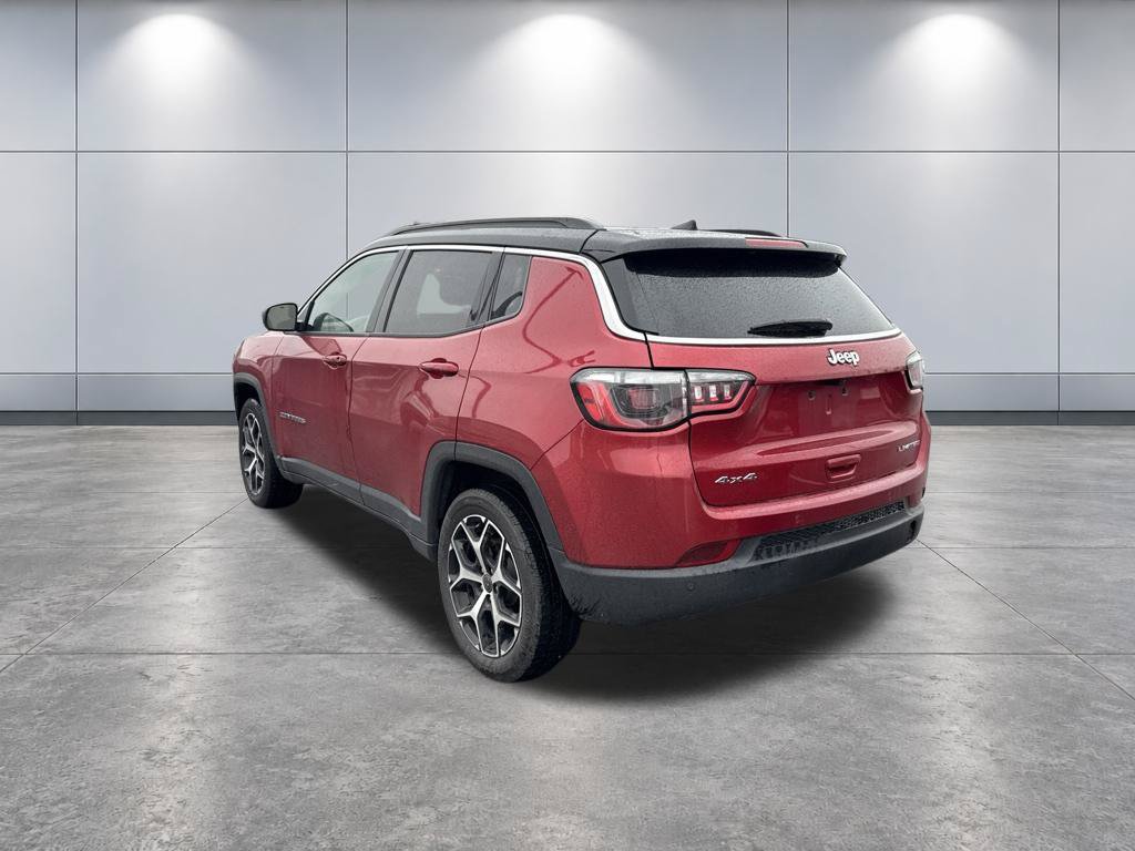 Used 2025 Jeep Compass Limited AWD/4WD image 37