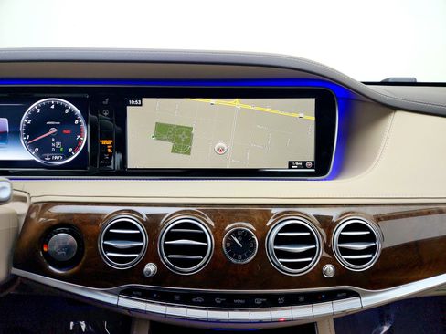 Used 2017 Mercedes-Benz S 550 Sedan image 13