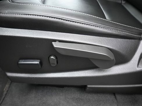 Used 2022 Chevrolet Colorado Z71 image 12