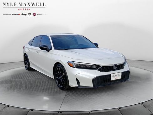 Used 2025 Honda Civic Sport image 2