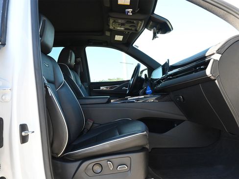 Used 2023 Cadillac Escalade Sport w/ LPO, ONYX Package image 27