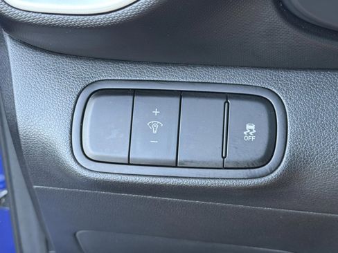 Used 2024 Hyundai Venue SEL image 23