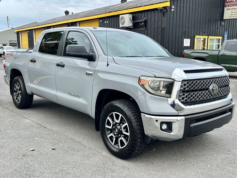 Used 2018 Toyota Tundra SR5 image 3