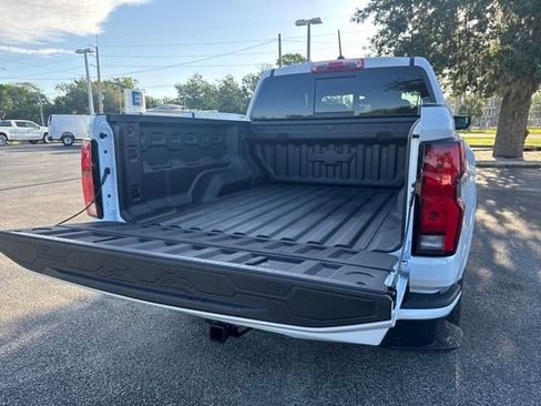 New 2025 Chevrolet Colorado LT w/ LT Convenience Package image 10