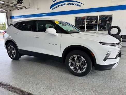 Used 2023 Chevrolet Blazer LT FWD image 12