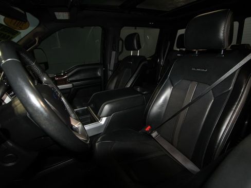 Used 2017 Ford F250 Platinum w/ Platinum Ultimate Package image 4