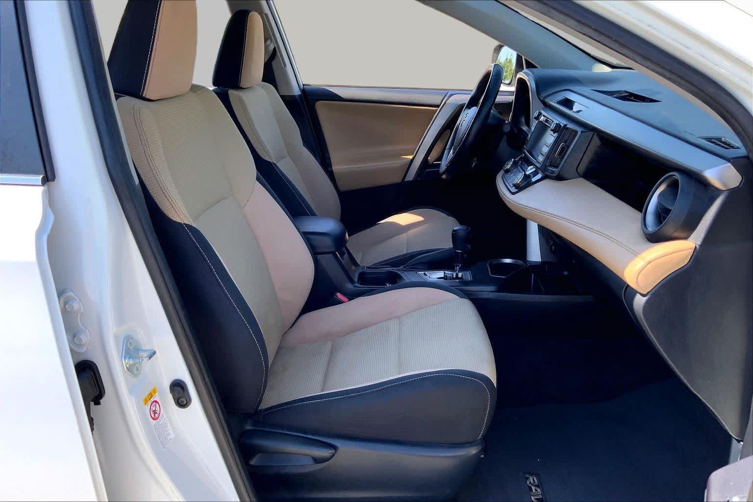 Used 2018 Toyota RAV4 XLE FWD image 9