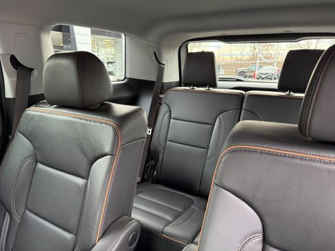 Used 2023 GMC Acadia AT4 w/ Technology Package image 18