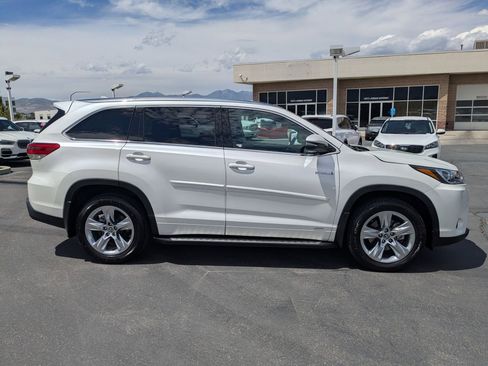 Used 2019 Toyota Highlander Limited AWD/4WD image 7