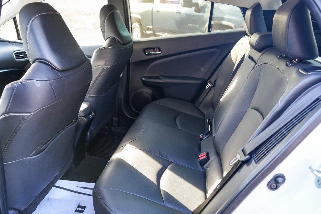 Used 2022 Toyota Prius Prime XLE FWD image 16