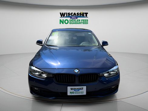 Used 2017 BMW 320i xDrive Sedan AWD/4WD image 10
