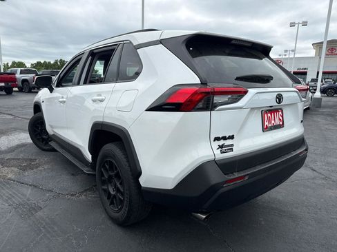 Used 2019 Toyota RAV4 XLE FWD image 6