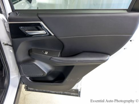 Used 2024 Mitsubishi Outlander SE AWD/4WD image 26