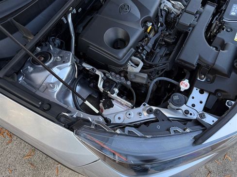 Used 2019 Toyota RAV4 LE image 64