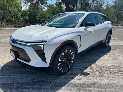 New 2025 Chevrolet Blazer EV RS image 2