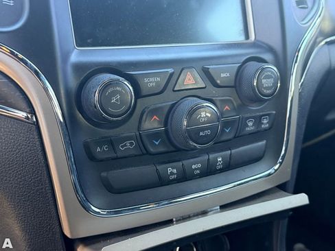Used 2015 Jeep Grand Cherokee Limited w/ Luxury Group II AWD/4WD image 12