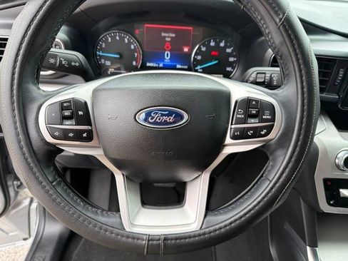 Used 2023 Ford Explorer XLT w/ Equipment Group 202A RWD image 30