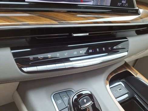 Used 2024 Cadillac Escalade Sport Platinum AWD/4WD image 35