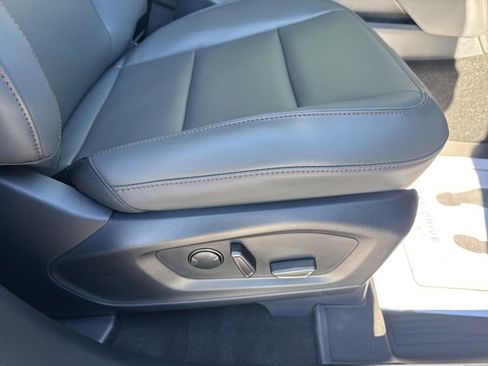 New 2026 Ford Explorer Active w/ Active Comfort Package image 17