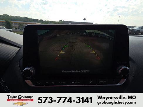 Used 2024 Nissan Sentra SV FWD image 22