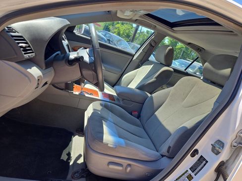 Used 2009 Toyota Camry XLE FWD image 16