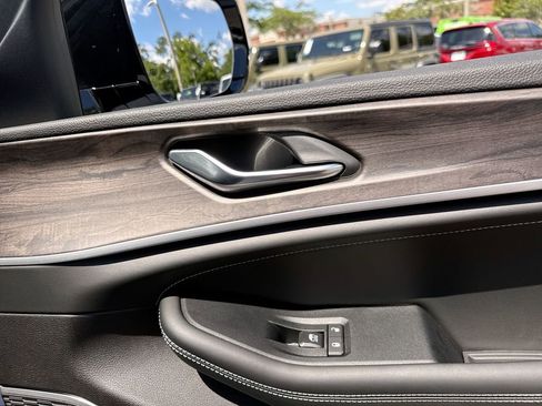New 2026 Jeep Grand Cherokee L Limited AWD/4WD image 33