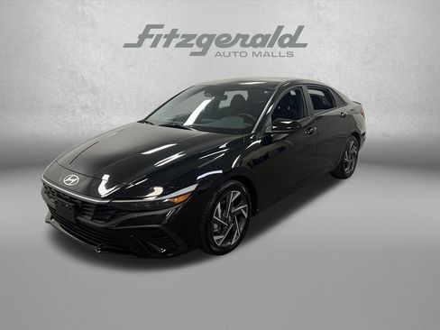 Used 2025 Hyundai Elantra SEL FWD image 1
