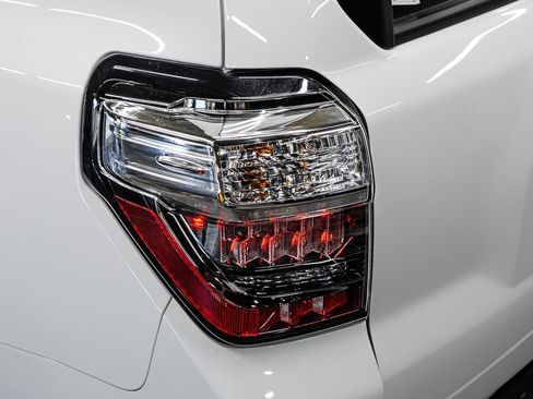 Used 2024 Toyota 4Runner TRD Off-Road Premium w/ Moonroof Package AWD/4WD image 14