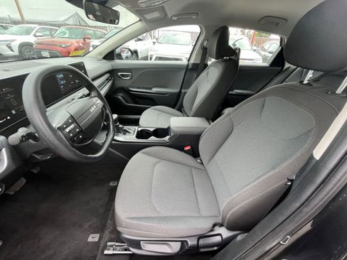 Used 2025 Kia K4 LXS image 25