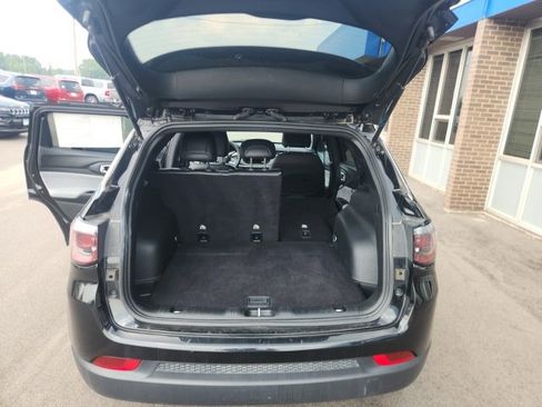 Used 2024 Jeep Compass Latitude image 12