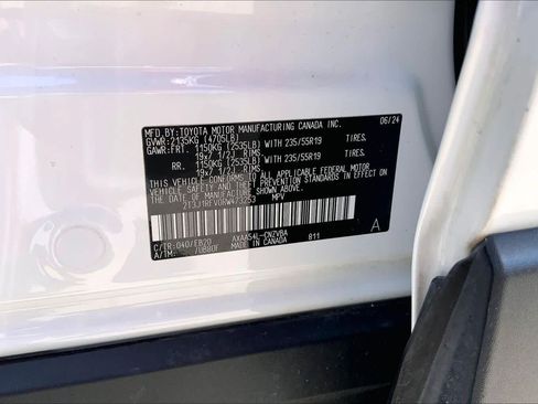 Used 2024 Toyota RAV4 Adventure image 34