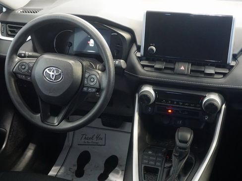 Certified 2025 Toyota RAV4 LE image 27