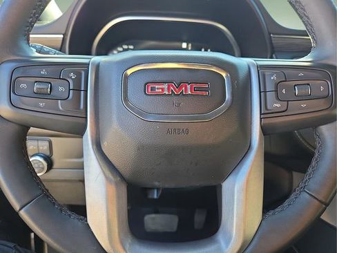 Used 2023 GMC Yukon SLT image 31