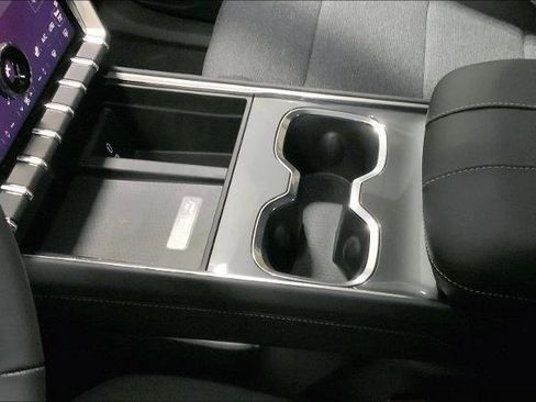 New 2025 GMC Acadia Elevation image 11