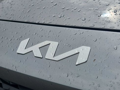 Used 2023 Kia Forte LXS w/ LXS Technology Package FWD image 30