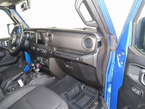 Used 2022 Jeep Wrangler Unlimited Sport image 39
