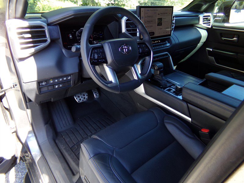 Used 2024 Toyota Sequoia Platinum w/ TRD Off-Road Package AWD/4WD image 23