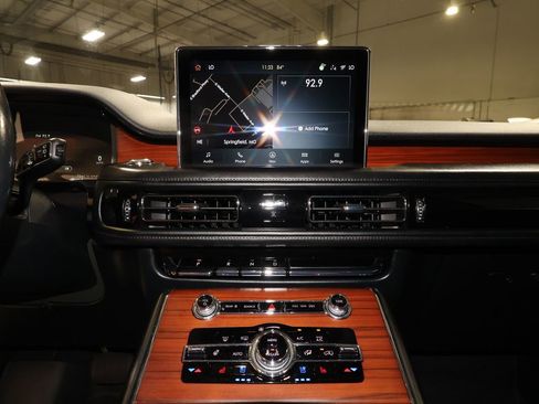 Used 2022 Lincoln Aviator Reserve w/ Equipment Group 201A AWD/4WD image 17