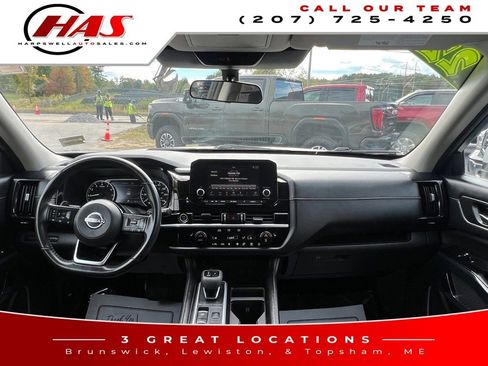 Used 2022 Nissan Pathfinder SV image 15
