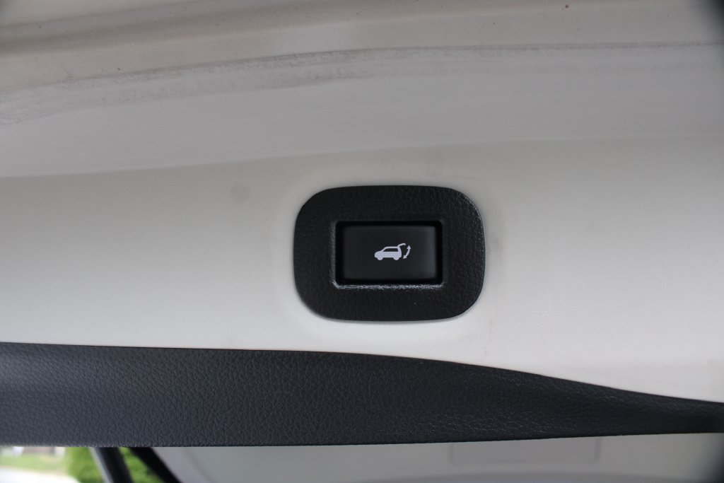 Used 2018 Nissan Rogue SV AWD/4WD image 29
