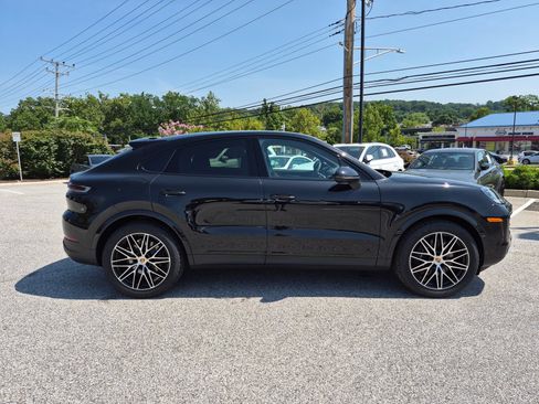 New 2026 Porsche Cayenne Coupe AWD/4WD image 8