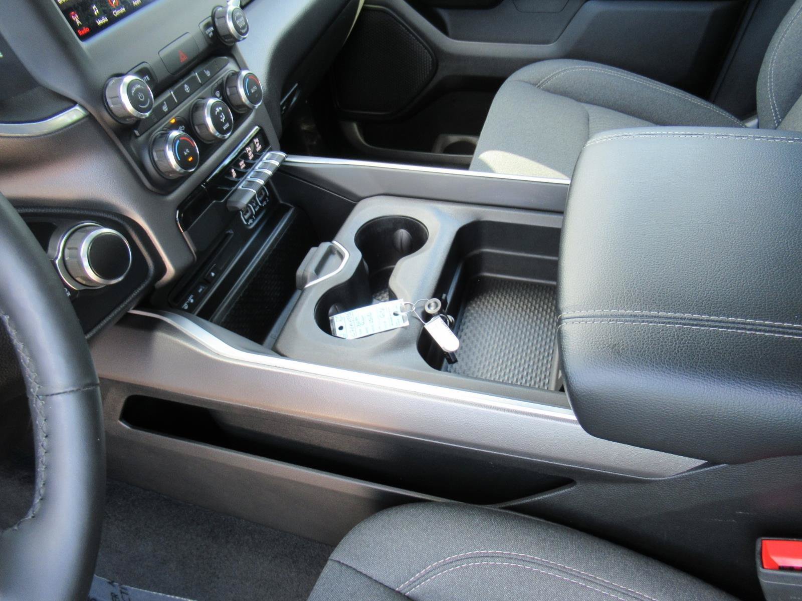Used 2019 RAM 1500 4x4 Crew Cab image 19
