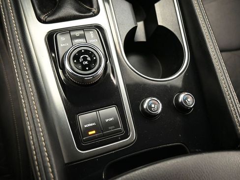 Used 2017 Nissan Maxima Platinum FWD image 16